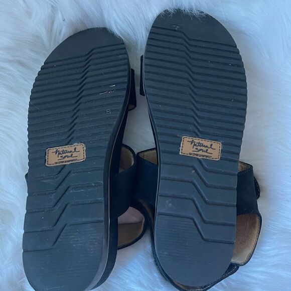 Natural Soul Kaila black faux suede wedge sandals with Velcro straps size 10M - Picture 7 of 9